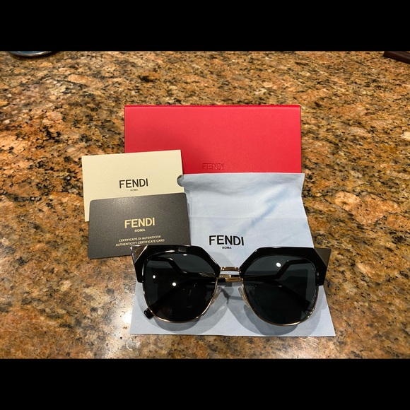 Authentic Fendi sunglasses - Picture 1 of 3